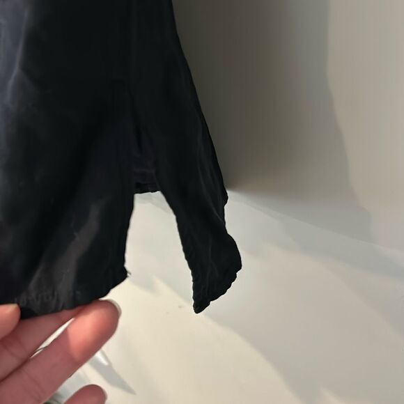 Justfab Women's Black Deep V-Neck Long Sleeves Crinkle Dress Size Medium - Picture 2 of 9